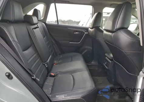 2021 Toyota Rav4 Xle Premium из США, поврежденный, VIN JTMA1RFVXMD073741